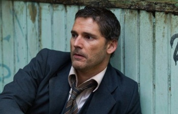 Eric Bana vole des diamants dans le film Brilliant