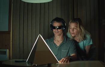 Patrick Hivon et Piper Perabo dans la bande-annonce du film AMOUR APOCALYPSE