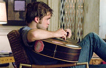 Robert Pattinson dans The Rover