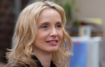 Julie Delpy écrira le scénario de Cancer Vixen