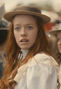 Amybeth McNulty