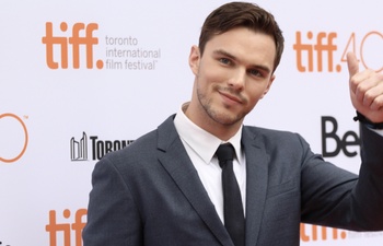 TIFF 2015 : Kristen Stewart et Nicholas Hoult à la première de Equals