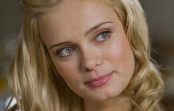 Sara Paxton dans le prochain film de David R. Ellis