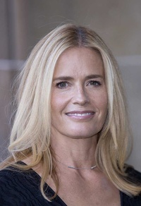 Elisabeth Shue