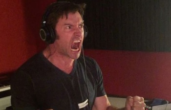 Hugh Jackman se donne à fond dans le doublage des scènes de combats de Logan