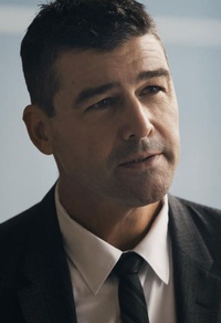 Kyle Chandler