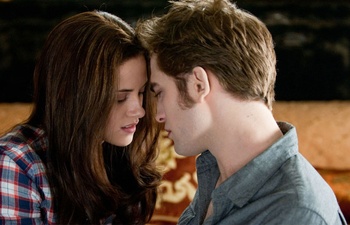 Box-office québécois : La saga Twilight : Hésitation conserve la première place