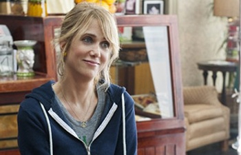 Kristen Wiig fera ses débuts derrière la caméra