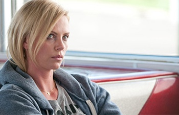 Charlize Theron dans la comédie Ladies Night