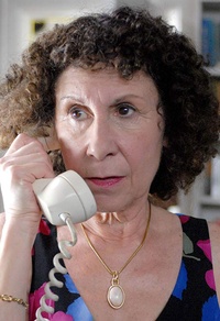 Rhea Perlman