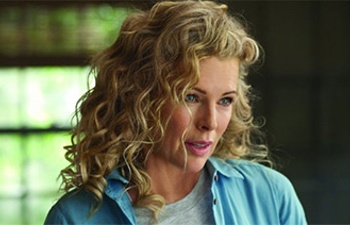 Kim Basinger dans One Square Mile