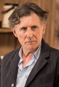 Gabriel Byrne