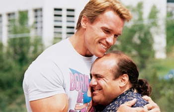 Schwarzenegger et DeVito préparent une suite à Twins