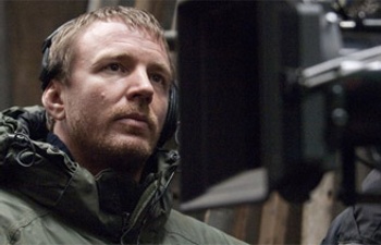 Guy Ritchie réalisera le film sur le Roi Arthur