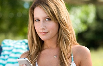 Ashley Tisdale dans Left Behind