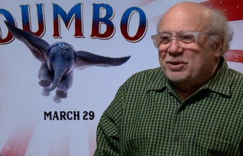 Entrevue vidéo : L'adorable Danny DeVito nous parle du film Dumbo