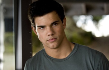 Taylor Lautner sera Stretch Armstrong