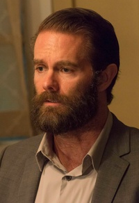 Garret Dillahunt