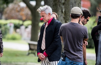 Visite de plateau de Mon Cirque à moi : Patrick Huard enfile son nez de clown