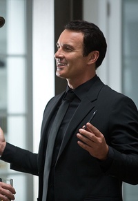 Julian McMahon