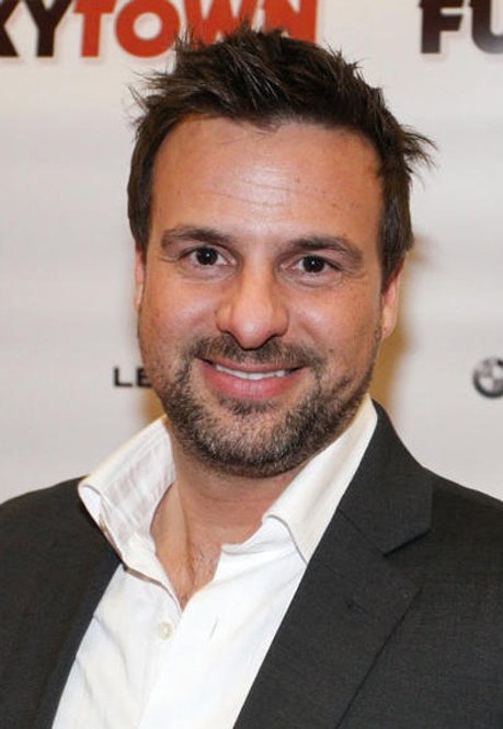 Daniel Raby Daniel Roby - Réalisateur, Scénariste, Producteur | Qui Joue Qui