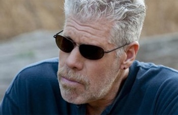 Ron Perlman sera le père de Conan