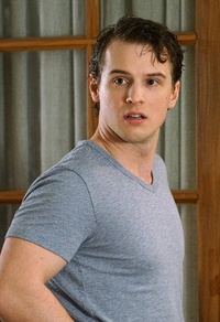 Freddie Stroma