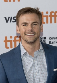 Tommy Dewey