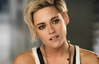 Photo : Voyez Kristen Stewart en Lady Diana