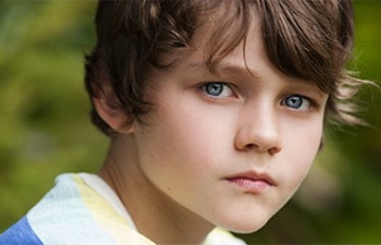 Warner choisit Levi Miller pour jouer le protagoniste de Pan