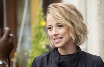 Karine Vanasse remplace Caroline Dhavernas dans De père en flic 2