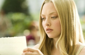 Amanda Seyfried dans le rôle de Cendrillon