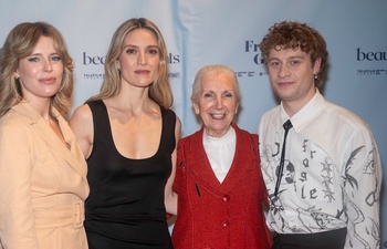 Les stars défilent sur le tapis rouge de la comédie Chez les beaux-parents