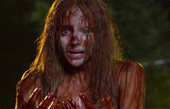 La sortie du remake de Carrie repoussée de plusieurs mois