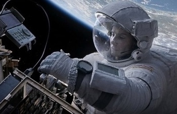 Gravity : L'infiniment grand