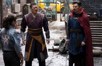 Sam Raimi et Michael Waldron parlent des défis de Doctor Strange in the Multiverse of Madness