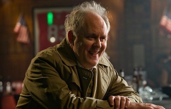 John Lithgow fera partie de la distribution de Dog Fight